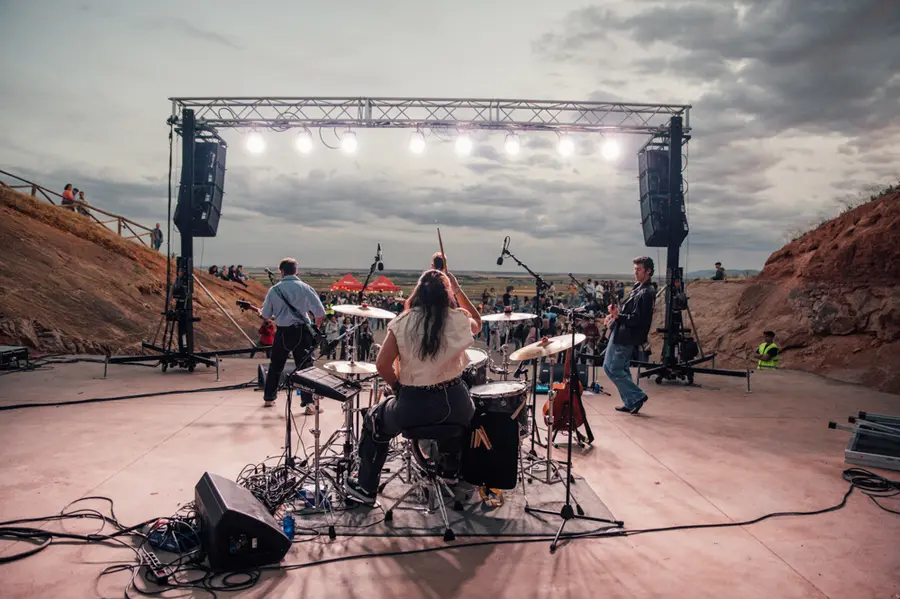 Sira Goyanes tocando en directo — foto 4