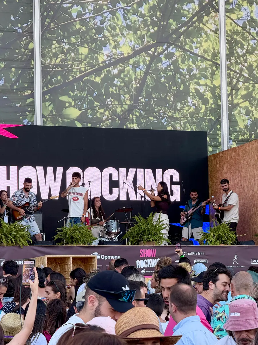Sira Goyanes tocando en directo — foto 8