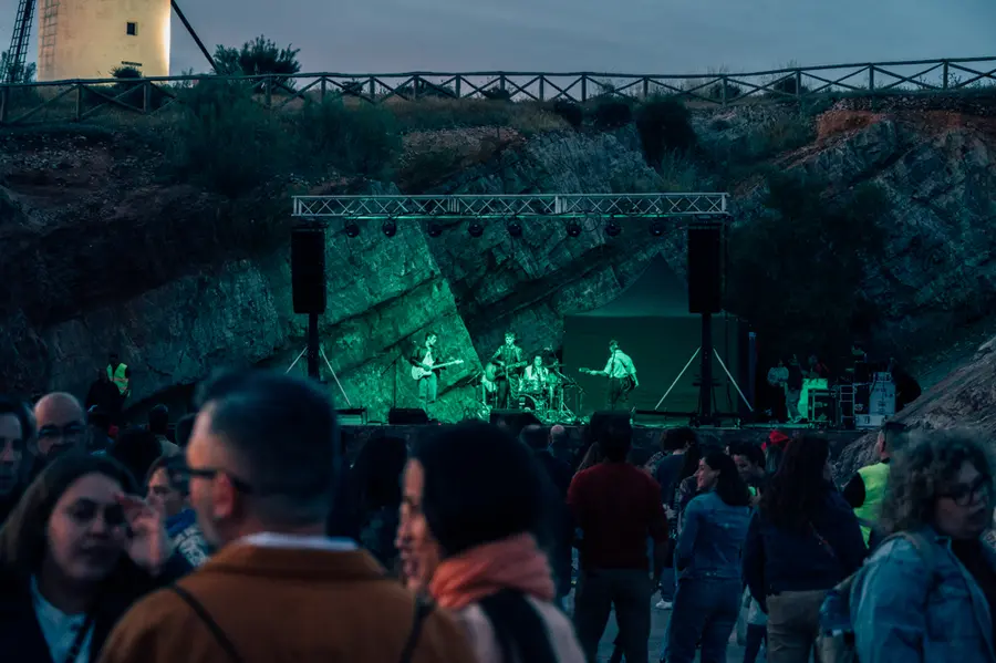 Sira Goyanes tocando en directo — foto 9